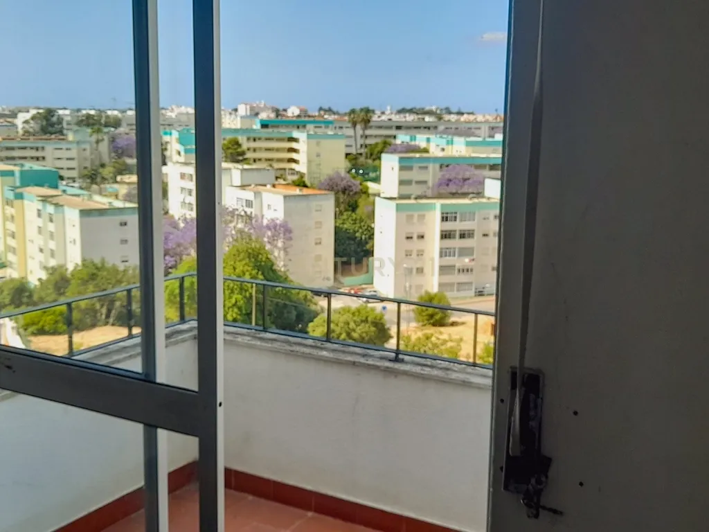 Apartamento T2 com Vista Panorâmica em Faro, Portimão - Image 14