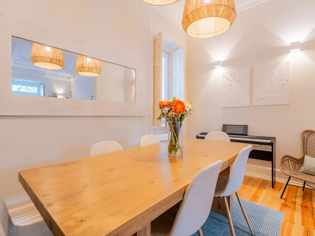 Apartamento T5 de Charme com Jardim Privativo nas Avenidas Novas | Avenida 5 de Outubro, Lisboa - Image 7