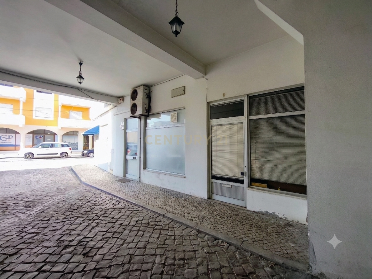 Fotografia 3 de Escritório c/ Garagem | Marinha Grande