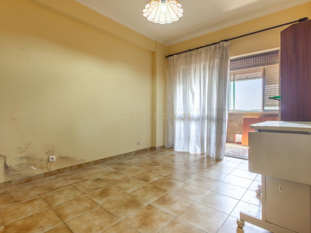 Apartamento T4 - Venda Nova - Image 23