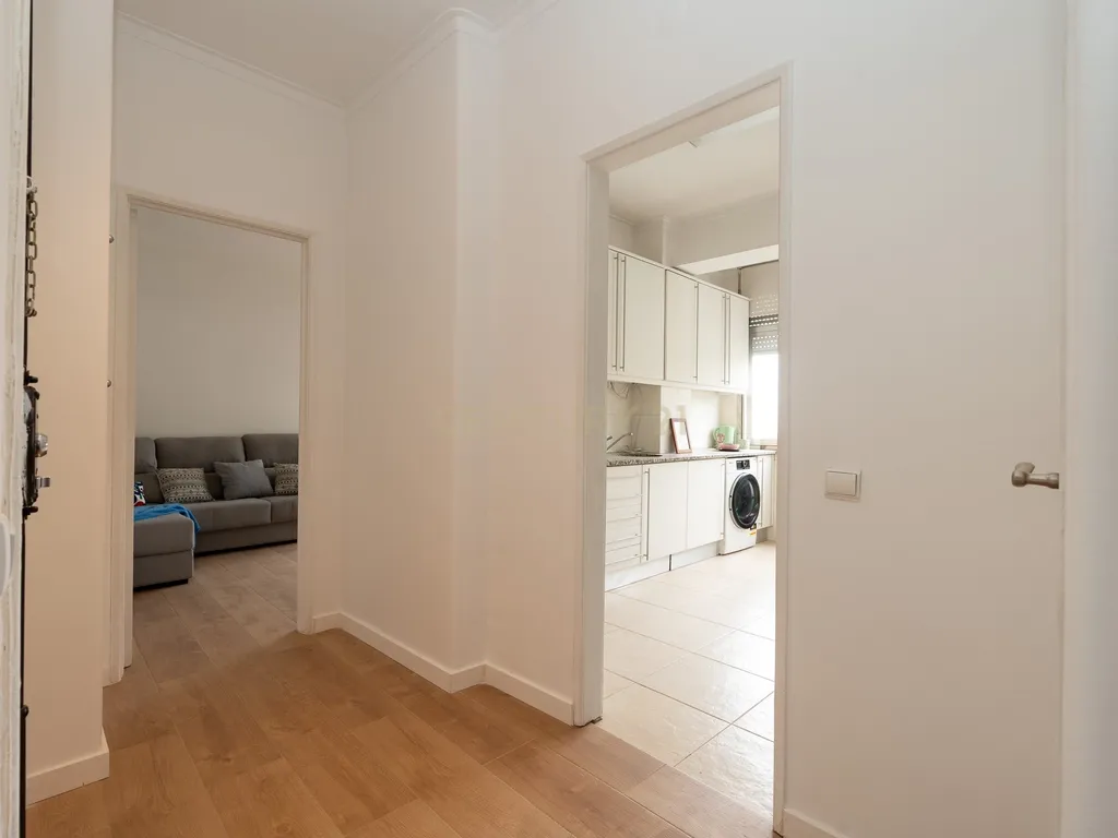 T2 Renovado em Odivelas — Conforto, Luz Natural e Localização Privilegiada - Image 6