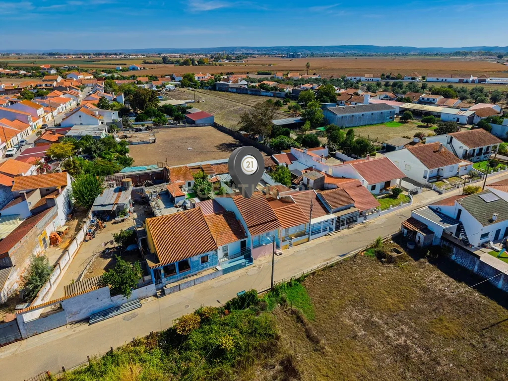 Moradia T3 com Quintal e Churrasqueira em Pombalinho, Santarém - Image 3