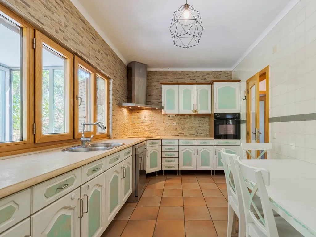 Moradia T4 Exclusiva com Piscina | Vista Serra da Arrábida | Setúbal - Image 3