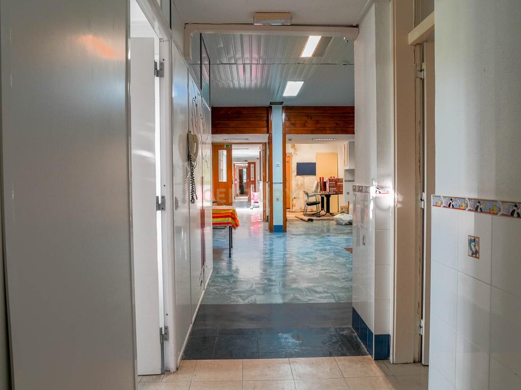  Espaço Versátil com Localização Privilegiada - Image 13