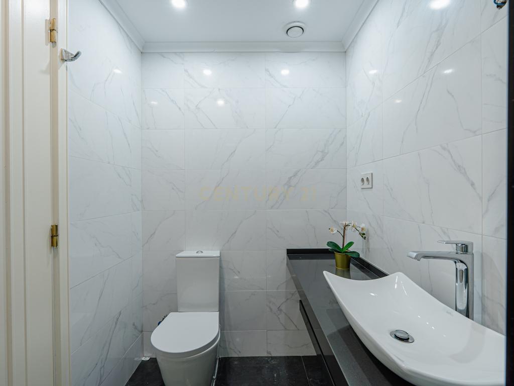 Apartamento T2 em Nova Campolide com Estacionamento - Image 13
