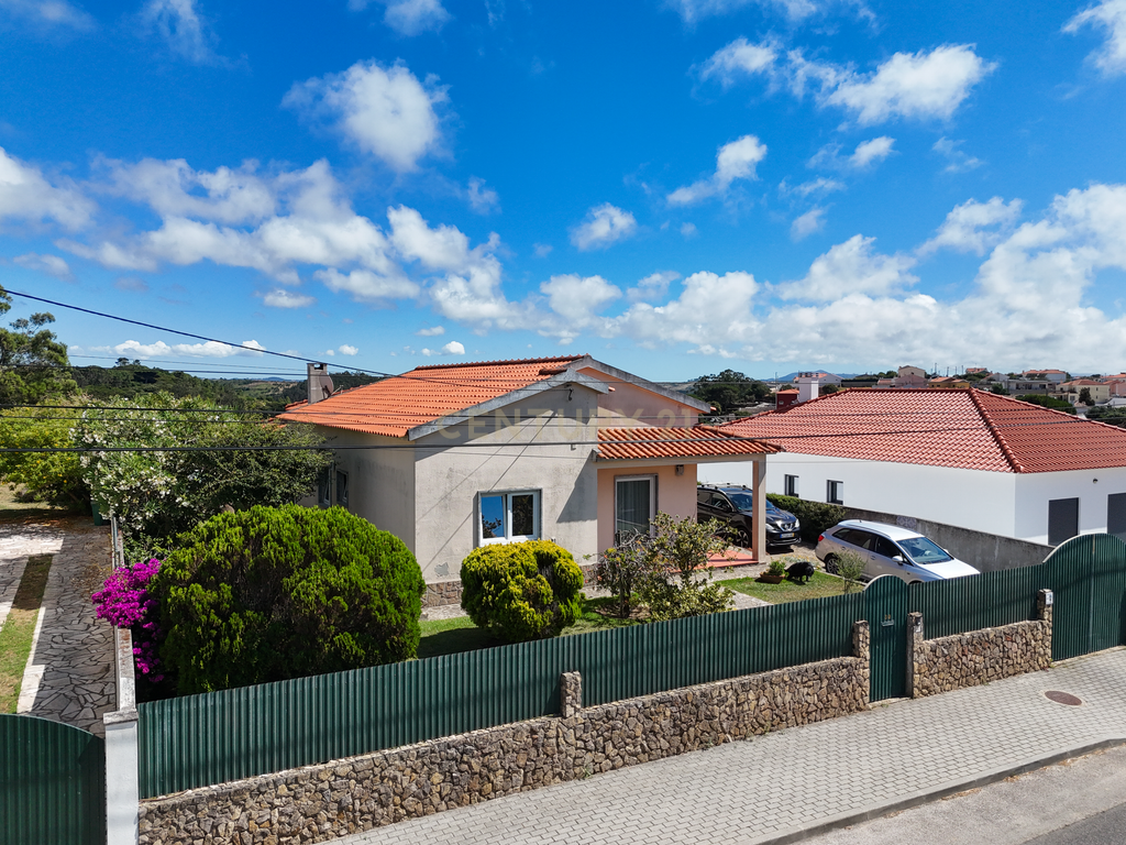 Moradia Isolada com Piscina em Lote de 908 m² | Sala Ampla | Jardim e Vista Desafogada -Mafra - Image 14