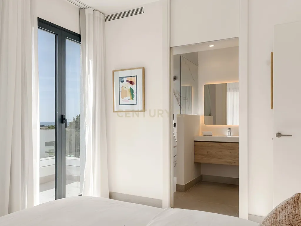 Luxuosa Moradia com Vista Mar em Estepona, Málaga - Image 15