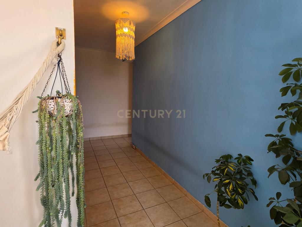 Apartamento Duplex T5 no centro de Palmela - Image 17