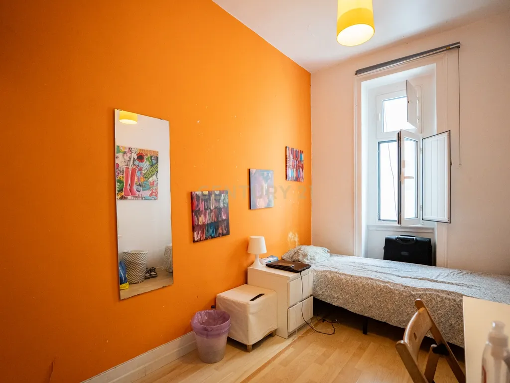 Apartamento Único com Vista sobre o Campo Pequeno – Lisboa - Image 33