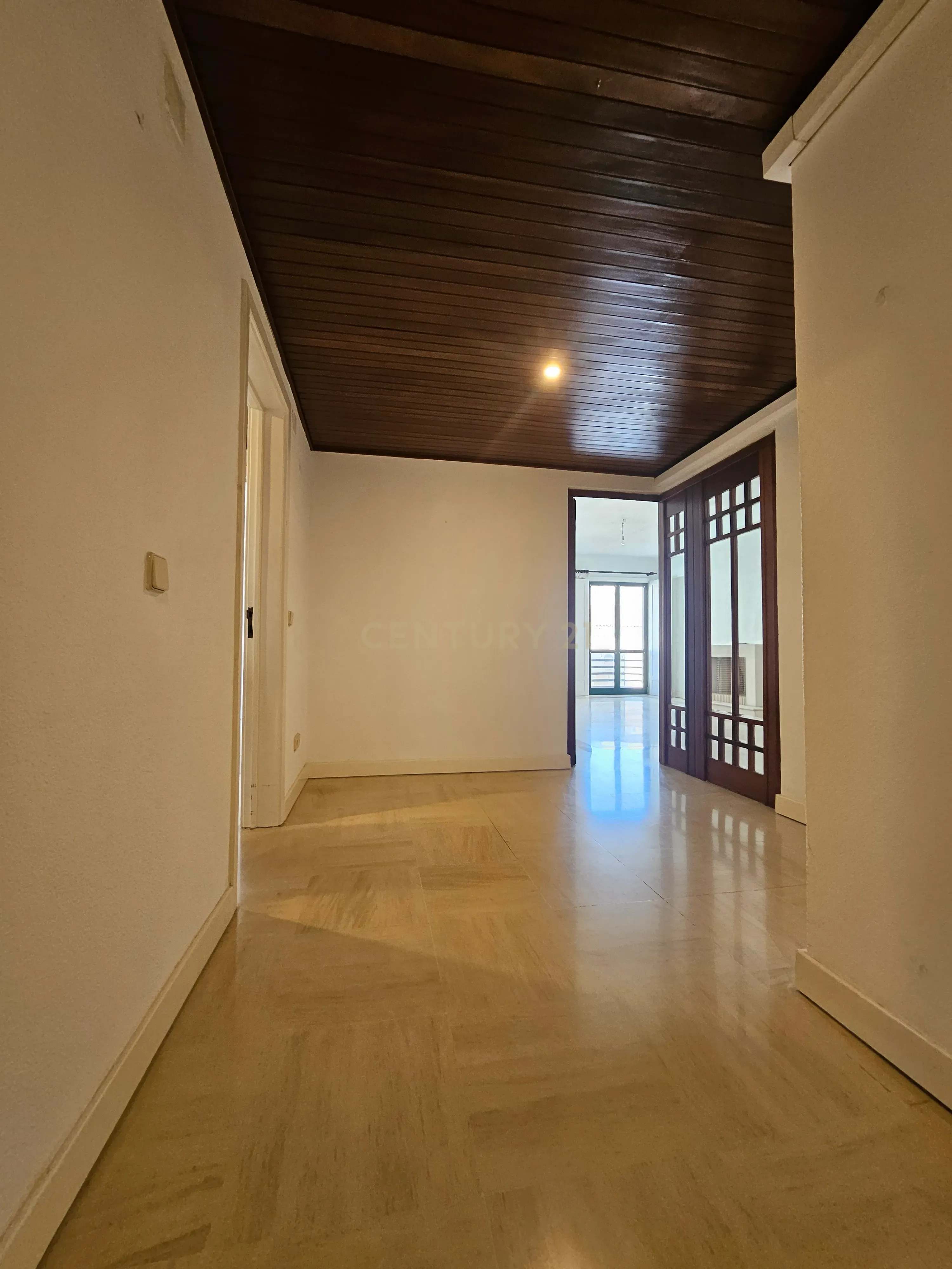 Apartamento T3 com terraço e garagem Condomínio Santa Catarina, Centro Histórico de Évora - Image 5