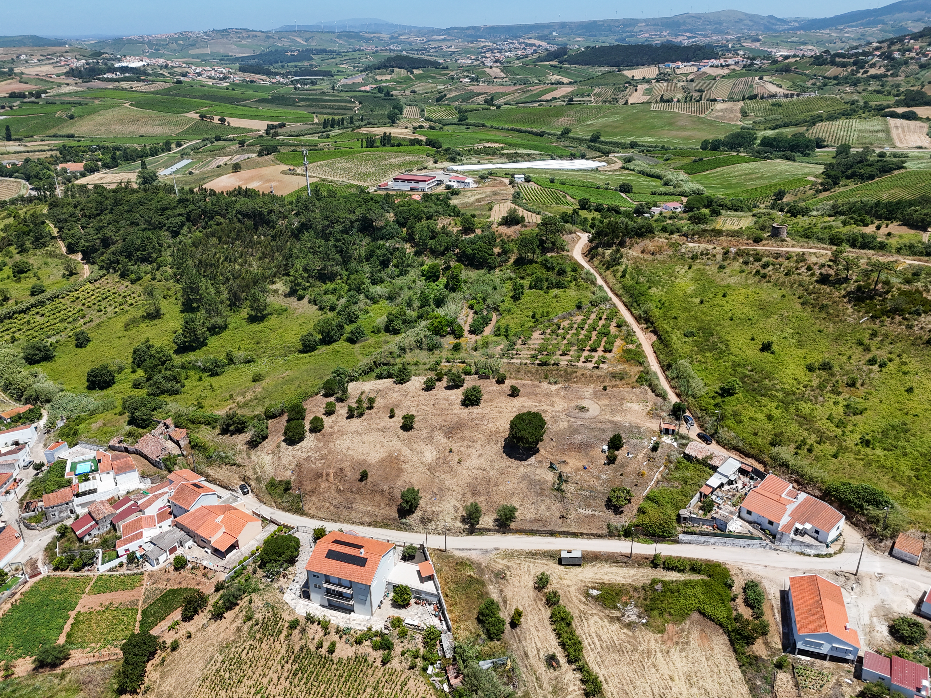 Fotografia 4 de Terreno Urbano 3.758 m² | Potencial até 11 Fogos | Freiria – Torres Vedras
