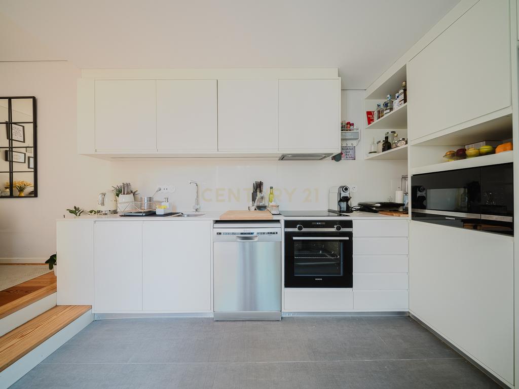 Moradia T3 Totalmente Remodelada no Bairro da Vilarinha, Porto - Image 17
