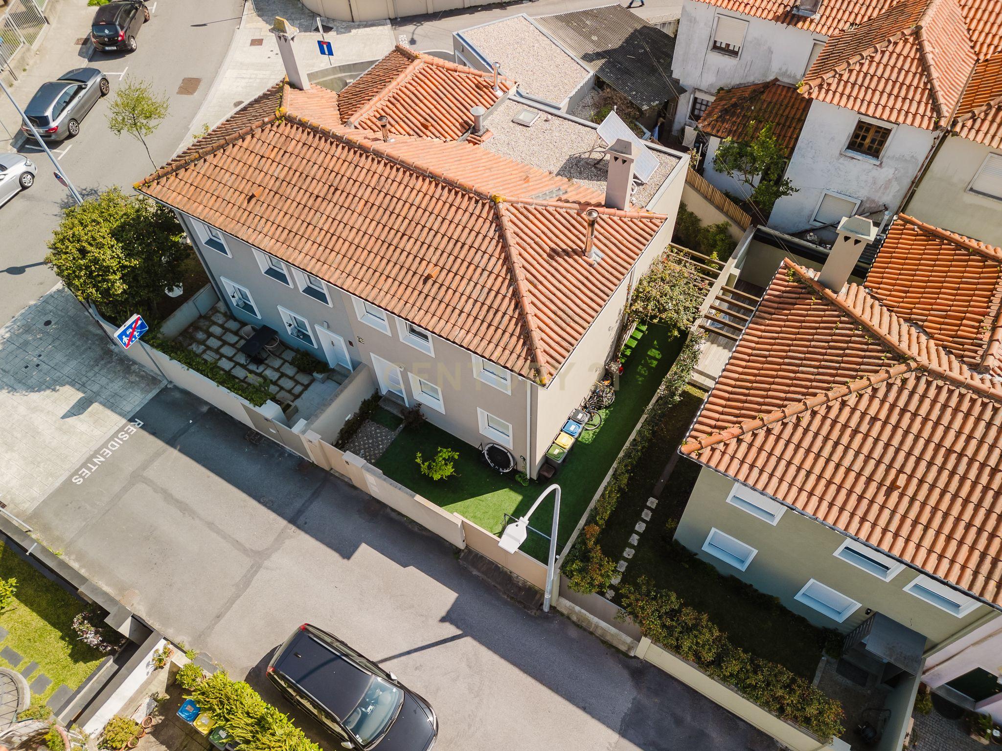 Moradia T3 Totalmente Remodelada na Vilarinha, Porto - Image 25