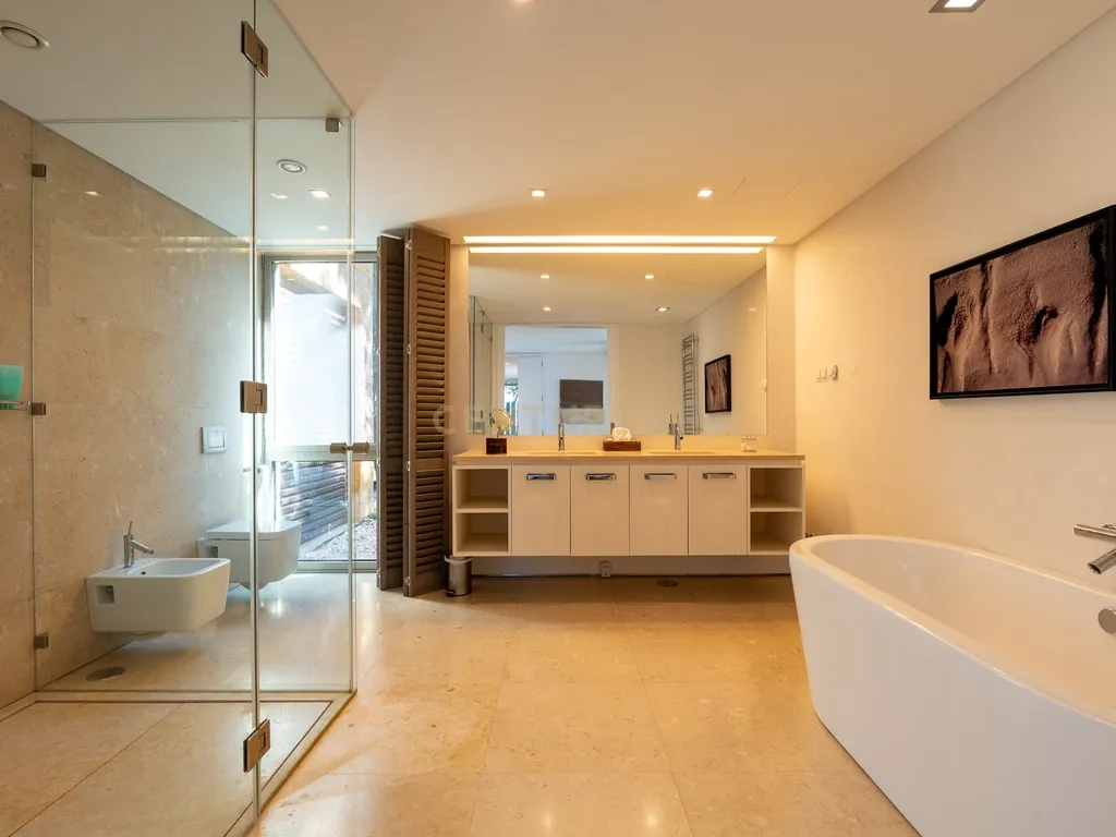 Moradia Exclusiva em Primeira Linha de Mar com Piscina Infinita / Tróia-Carvalhal - Image 28