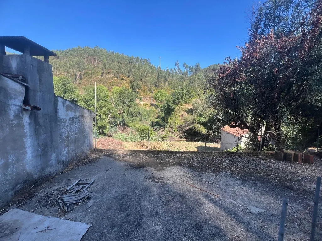 Moradia com terreno até à ribeira, Maçãs De Dona Maria - Image 15