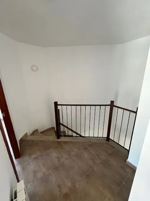 Luxuosa Moradia com Vista para a Montanha em Tarragona - Image 15