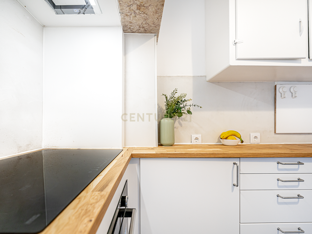 Apartamento T2 para Arrendamento – Rua São João da Mata, Lisboa - Image 20