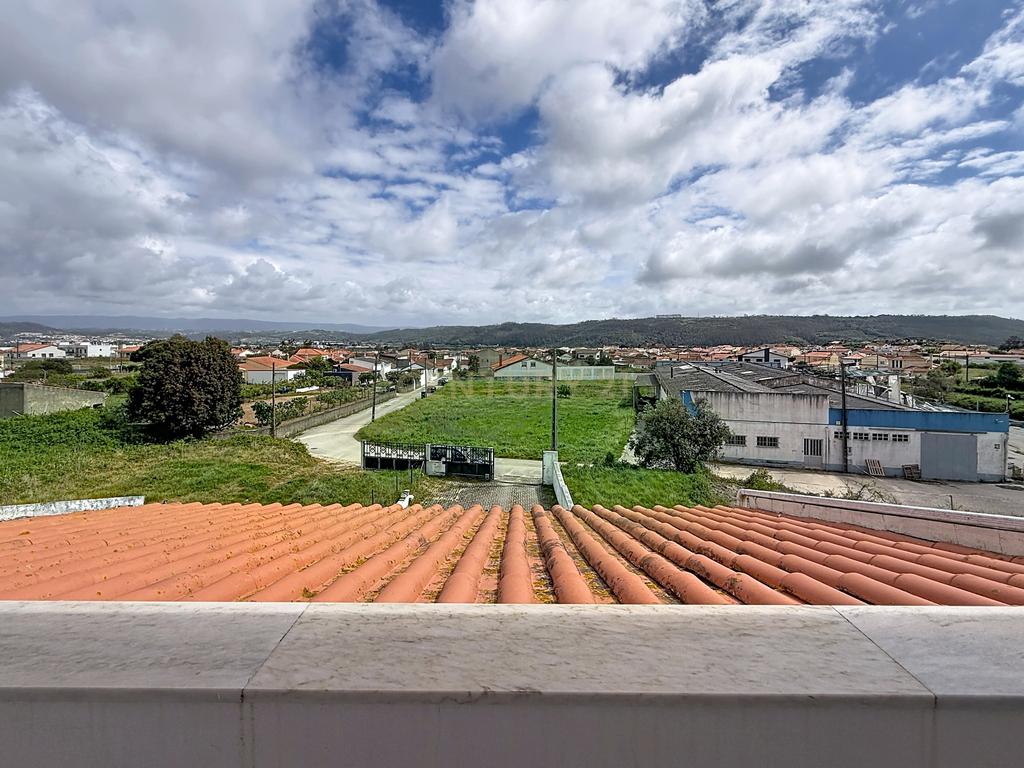 Moradia isolada e terreno com projeto aprovado para 4 moradias a 5 minutos da Nazaré - Image 63