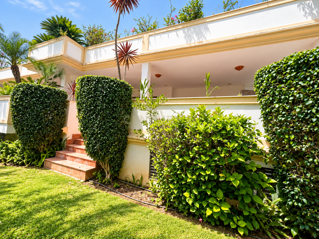 Apartamento Espaçoso com Jardim e Grande Terraço na Prestigiada Zona de Nagüeles, Marbella - Image 32