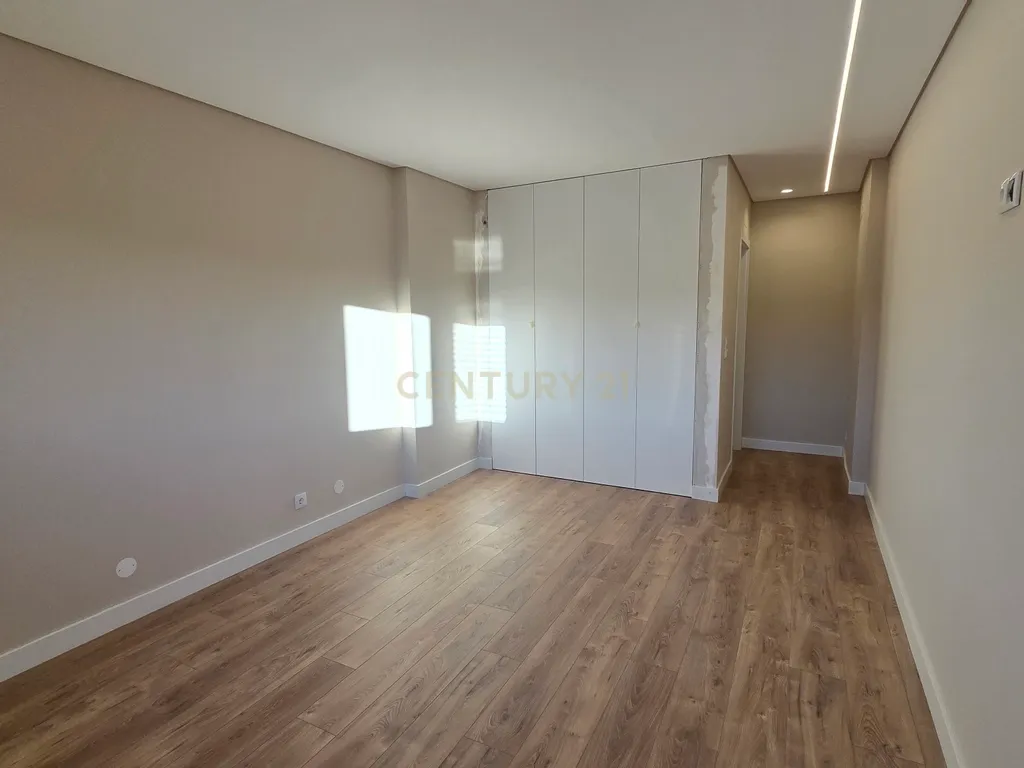 Luxuosa Penthouse Duplex T4+1 na Costa da Guia, em Cascais, com Vista Mar - Image 32