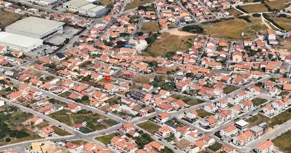 Fotografia 11 de Terreno urbano em consolidação – oportunidade de valorização em Cabra Figa (Rio de Mouro)