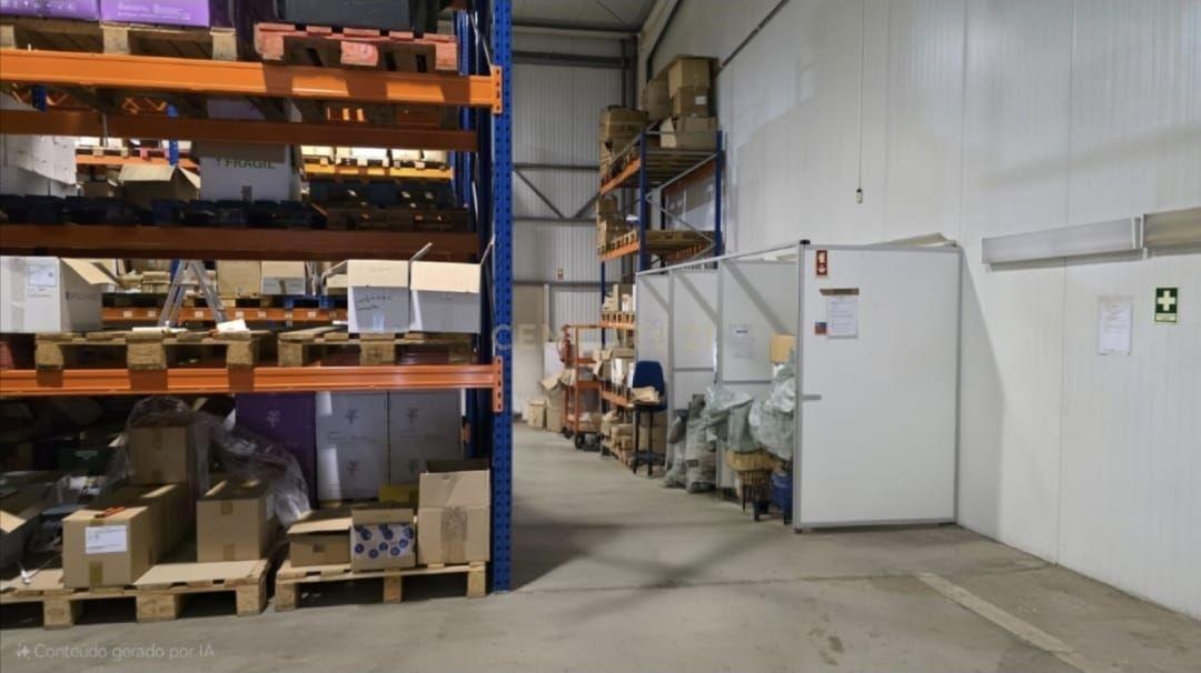 Armazém Industrial na praceta Emídio Santana, 11 Casal do Marco, valor negociável com ou sem o recheio do imóvel - Image 28