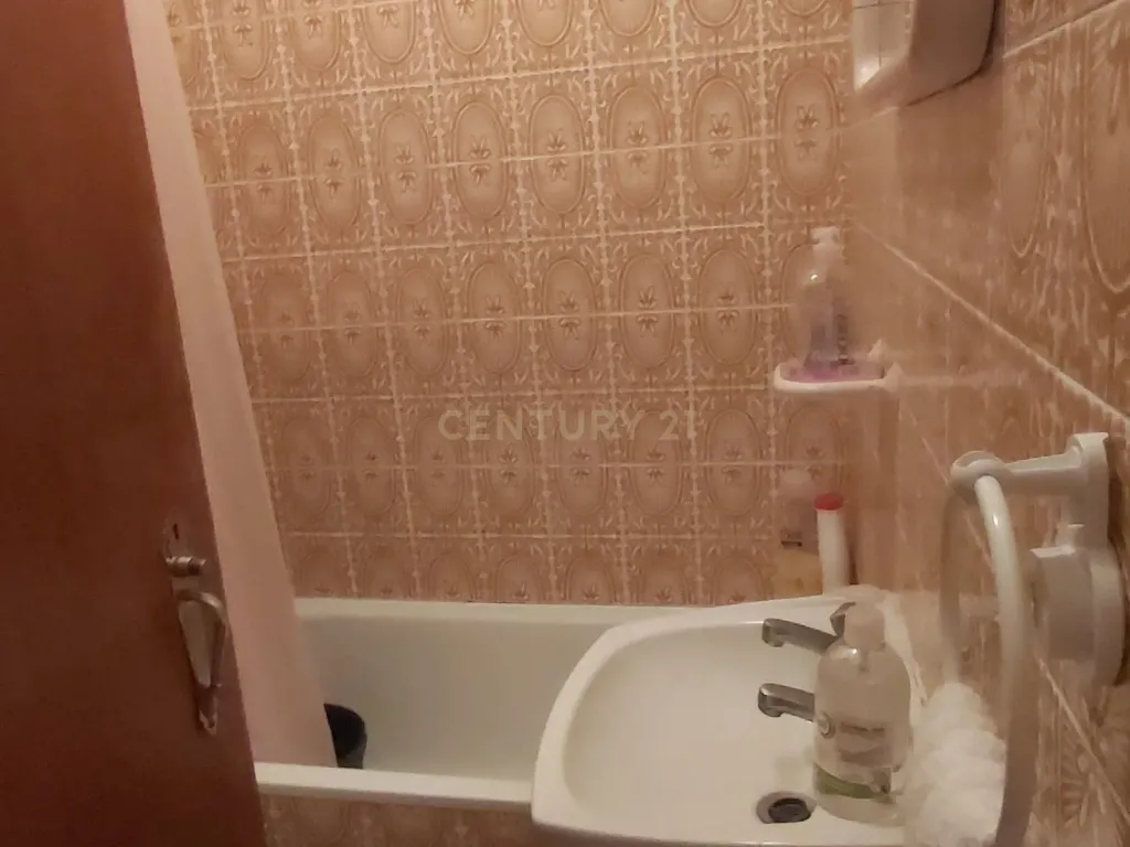 🌞 Apartamento T4 Luminoso com Excelentes Áreas e Garagem– Zona Premium de Beja - Image 14