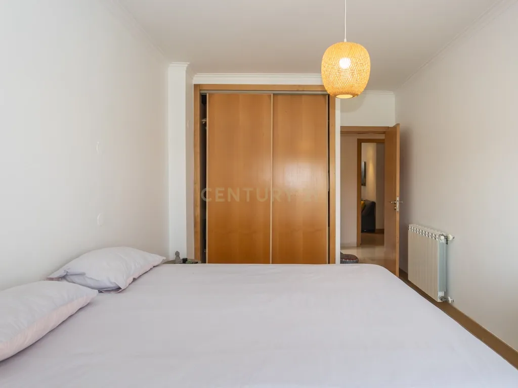Apartamento T1+1 - Sobreda - Image 19