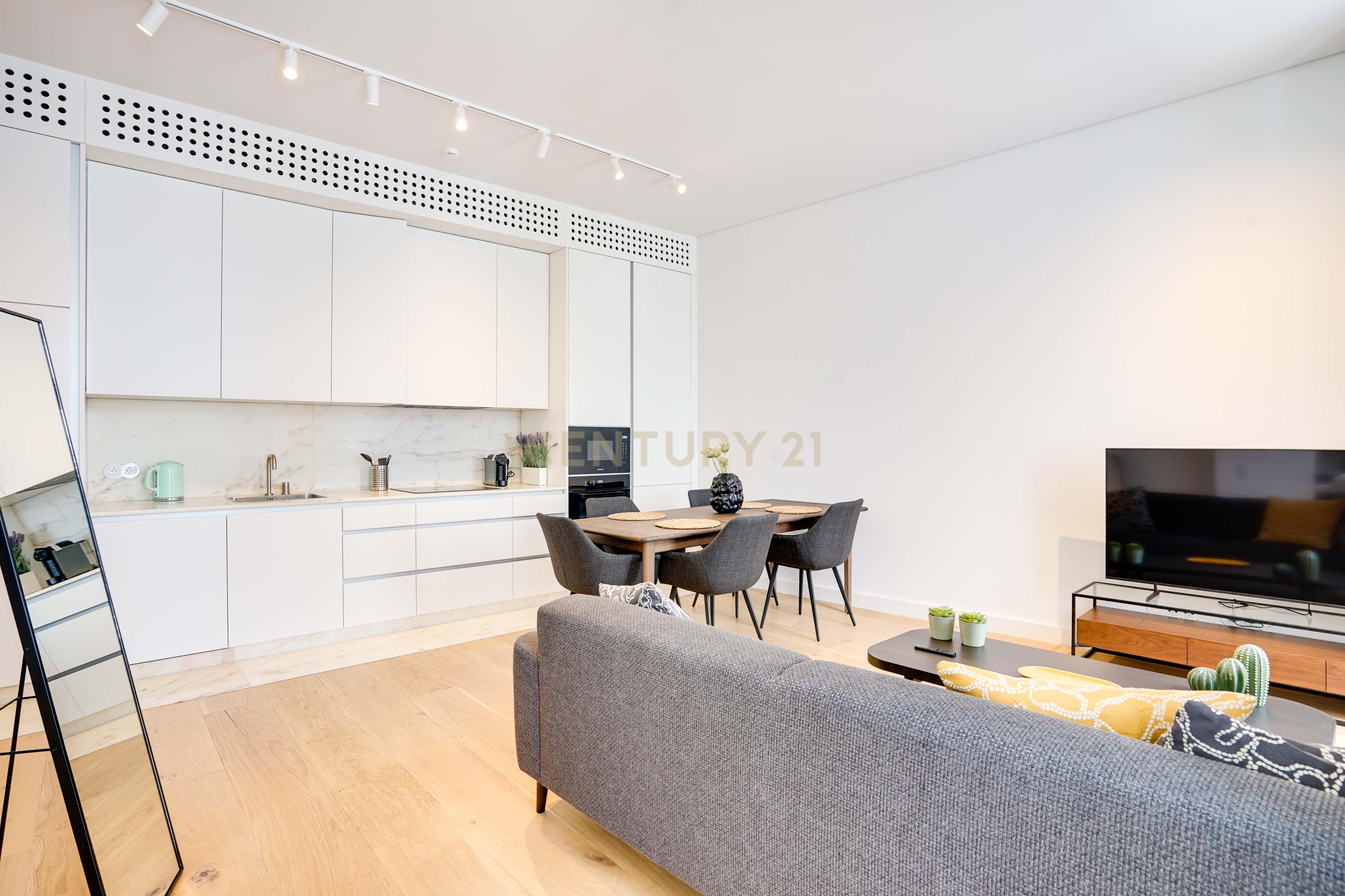 Luxuoso T1 em Lisboa com Vista e Acabamentos Modernos - Image 22