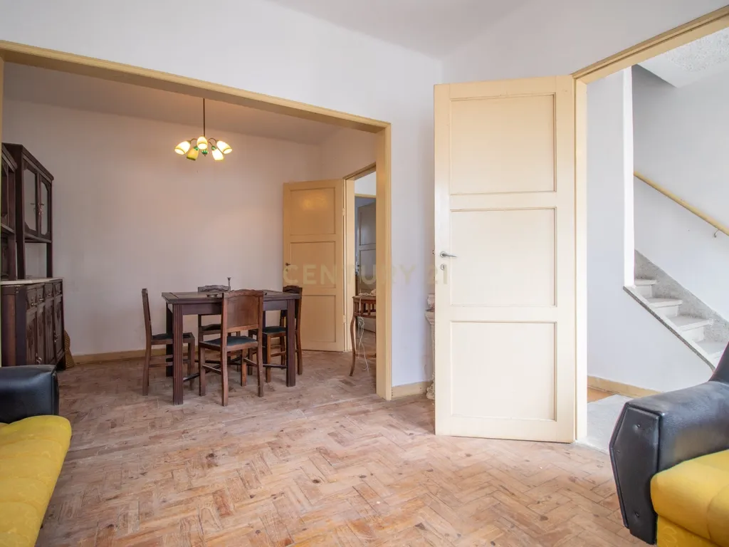 Oportunidade única em Abrunheira! Moradia T3+2 com terraço e vistas panorâmicas - Image 18