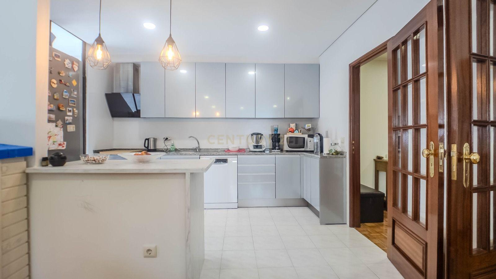 Apartamento T3 em Gondomar com luz natural e boa localização - Image 13