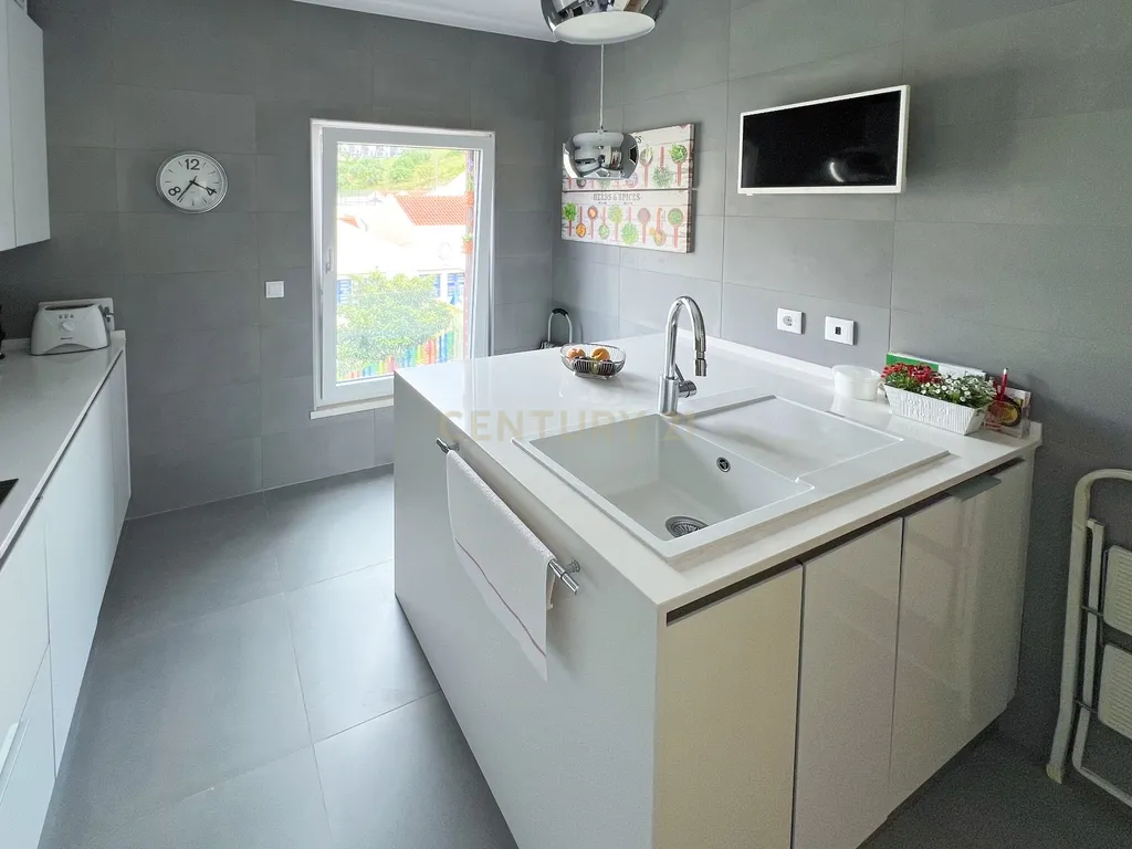Apartamento T2 Duplex Torres Vedras centro - Image 12