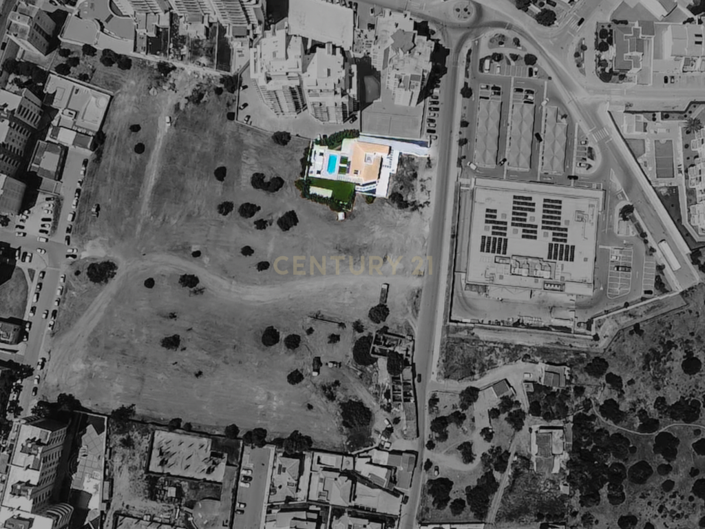 Moradia no centro de Armação de Pera - Image 40