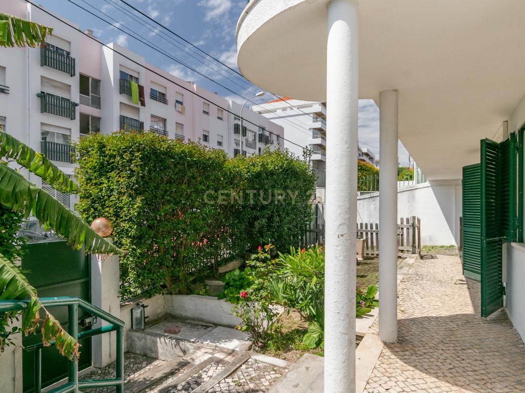 Moradia tradicional com 6 quartos, vista mar e piscina – Jardins da Parede - Image 70
