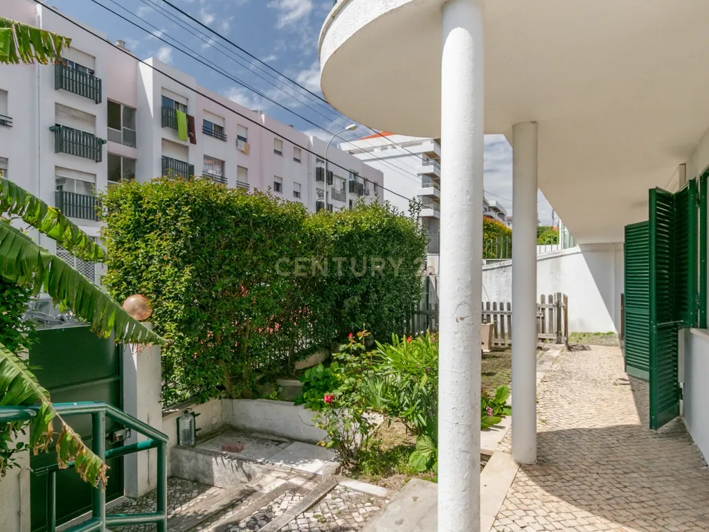 Moradia tradicional com 6 quartos, vista mar e piscina – Jardins da Parede - Image 70