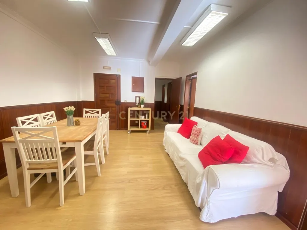Apartamento T0 (88 m²) com terraço – Próximo de Cascais - Image 4