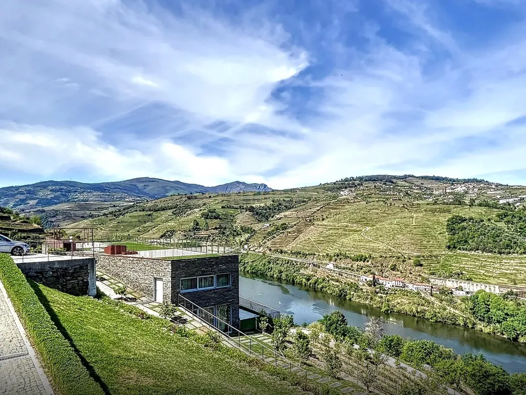Hotel DD uma "varanda" para o rio Douro, integrado numa quinta no coração do Alto Douro Vinhateiro, perto do Peso da Régua, Portugal - Image 2