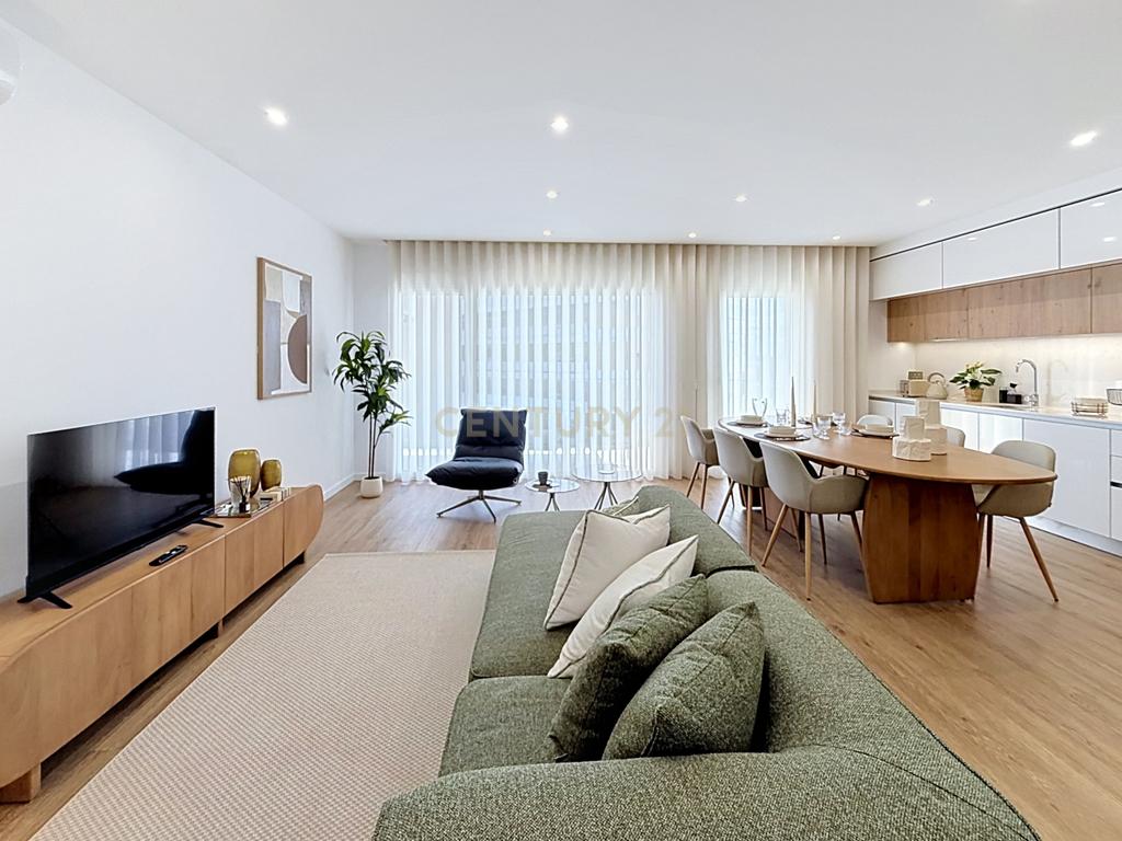 Apartamento Novo com Terraço e Piscina Privativa em Nazaré - Image 2