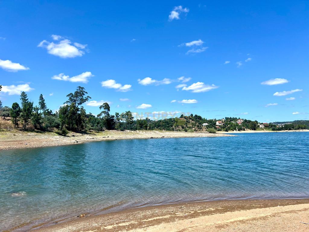 Casa para reconstrução total a 10 min da Praia Fluvial de Aldeia do Mato Abrantes - Image 29