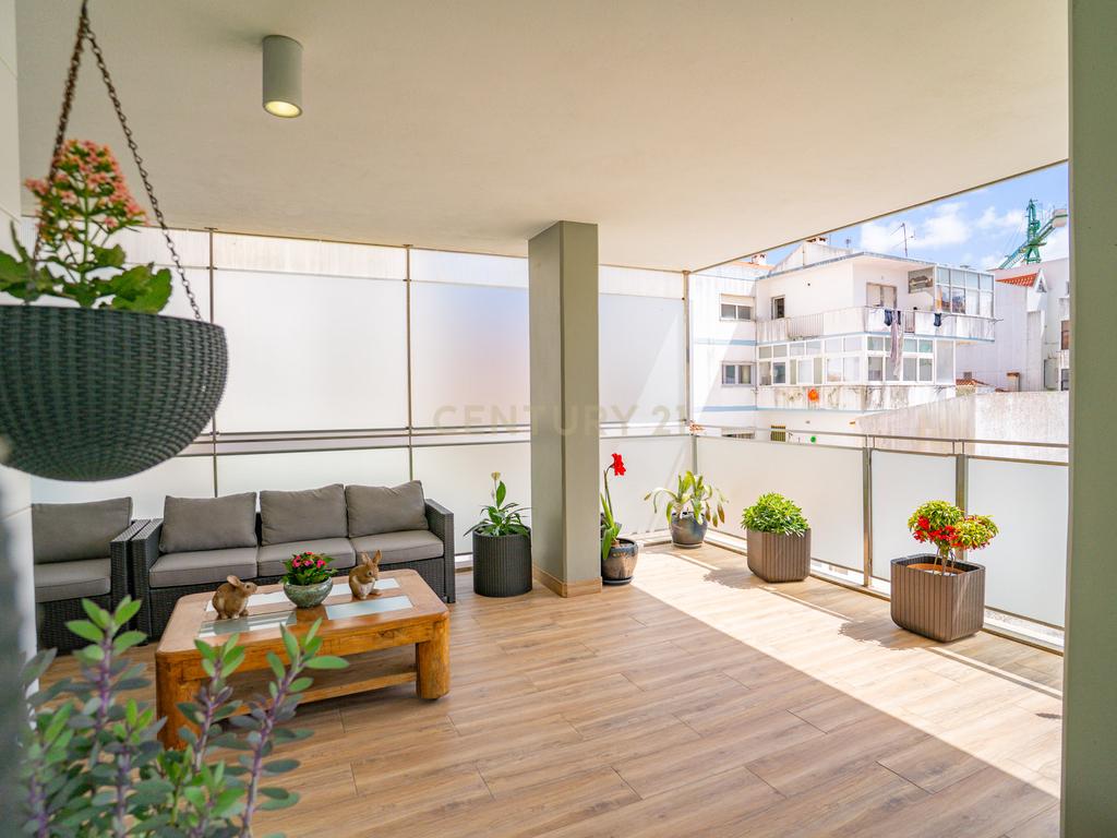 Apartamento T4 Premium com Terraço na Avenida da Independência - Image 62