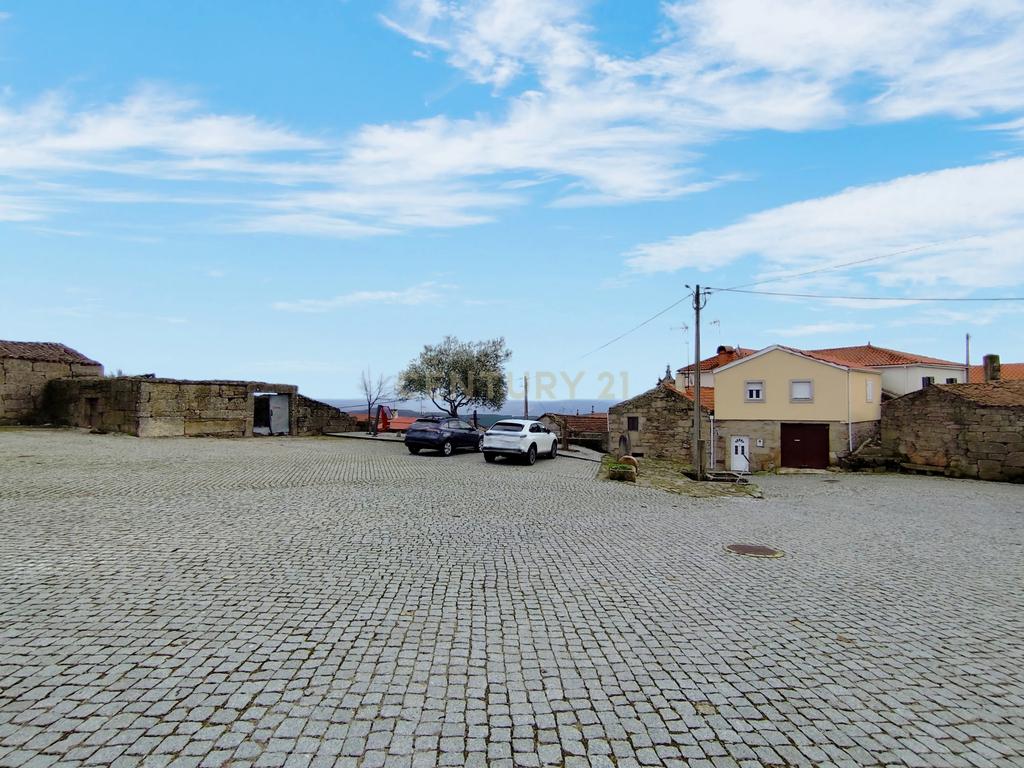 Moradia em pedra com vistas desafogadas a 14 km de Chaves - Image 2