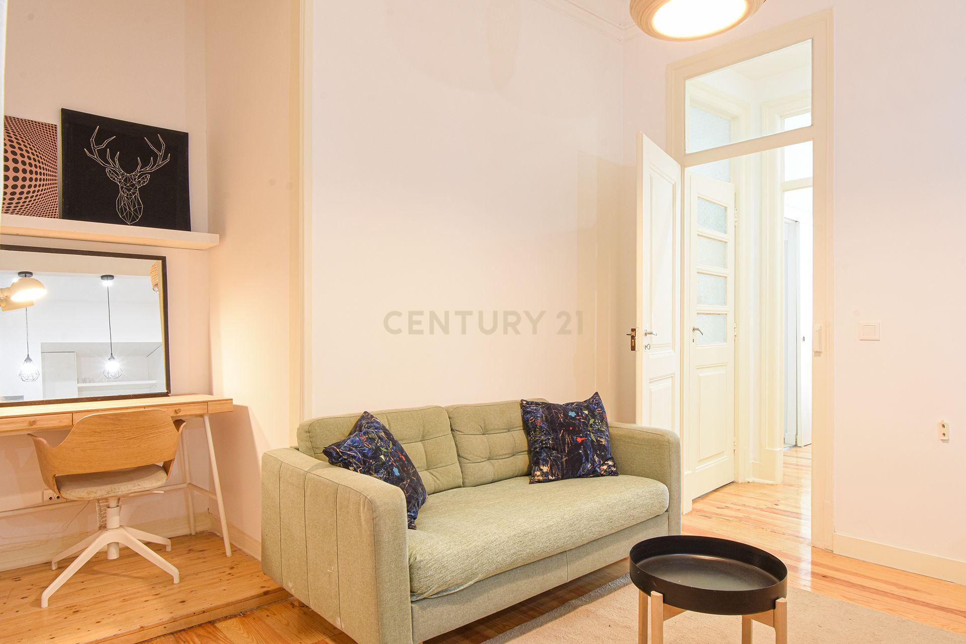 Apartamento T3 renovado com Licença AL - Lisboa - Image 13