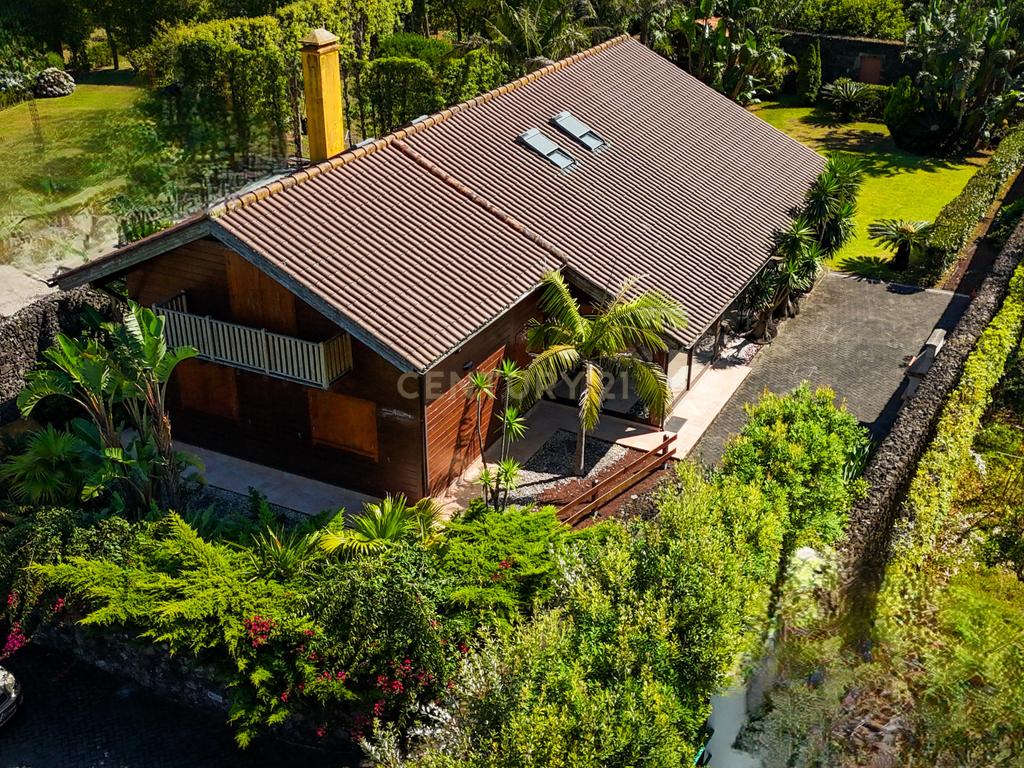  Country House em São Miguel, Açores: Refúgio Privado de Charme com piscina e quinta - Image 1