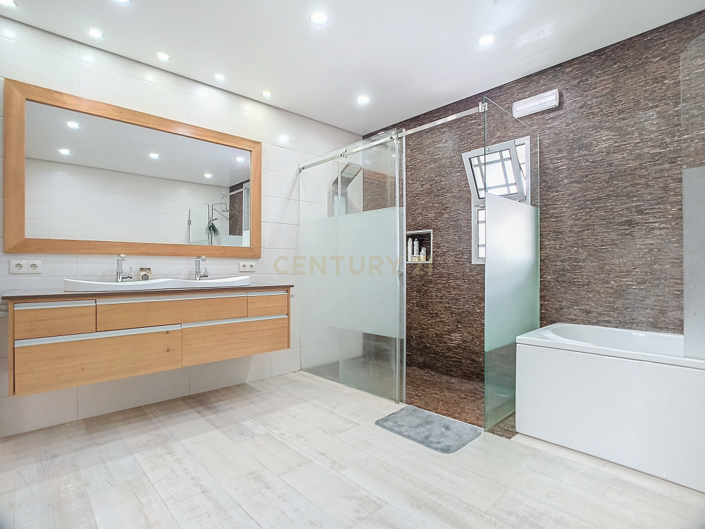 Moradia T4 com Vista Mar | Ajuda da Bretanha | São Miguel - Image 60