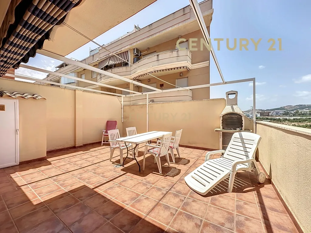 Apartamento de um quarto para arrendar em Torrox Costa com terraço e piscina - Image 13