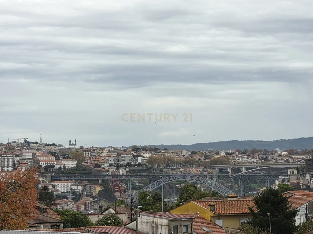 Apartamento T2 à venda na Rua José Falcão - Douro Nobilis I - Image 30