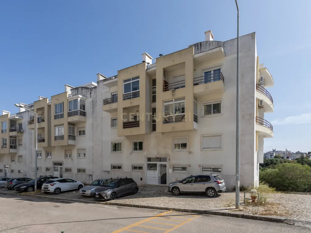 Apartamento T1+1 - Sobreda - Image 29