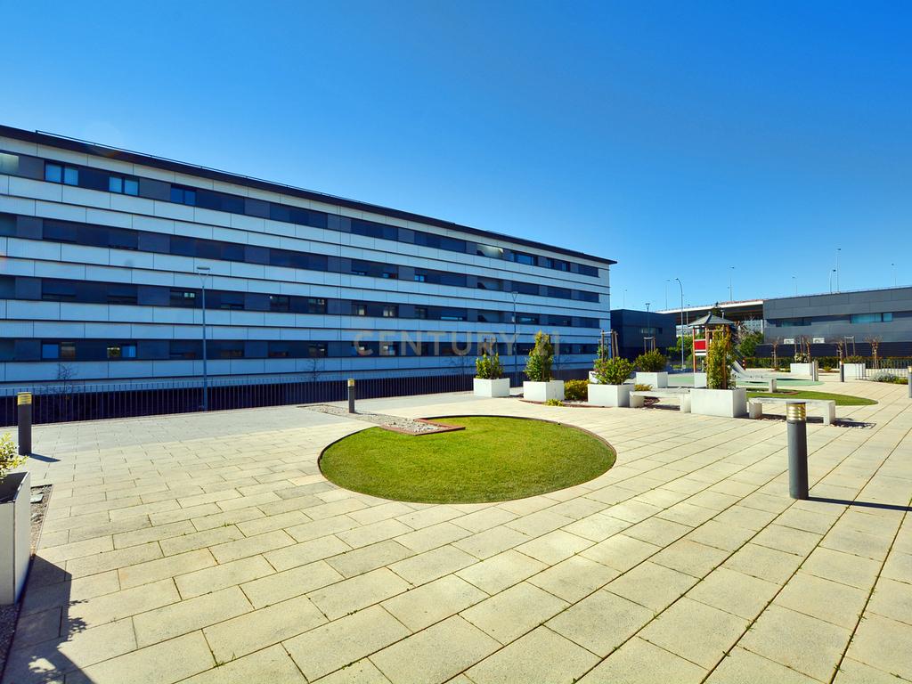 Apartamento T0 Parque das Nações - Image 1