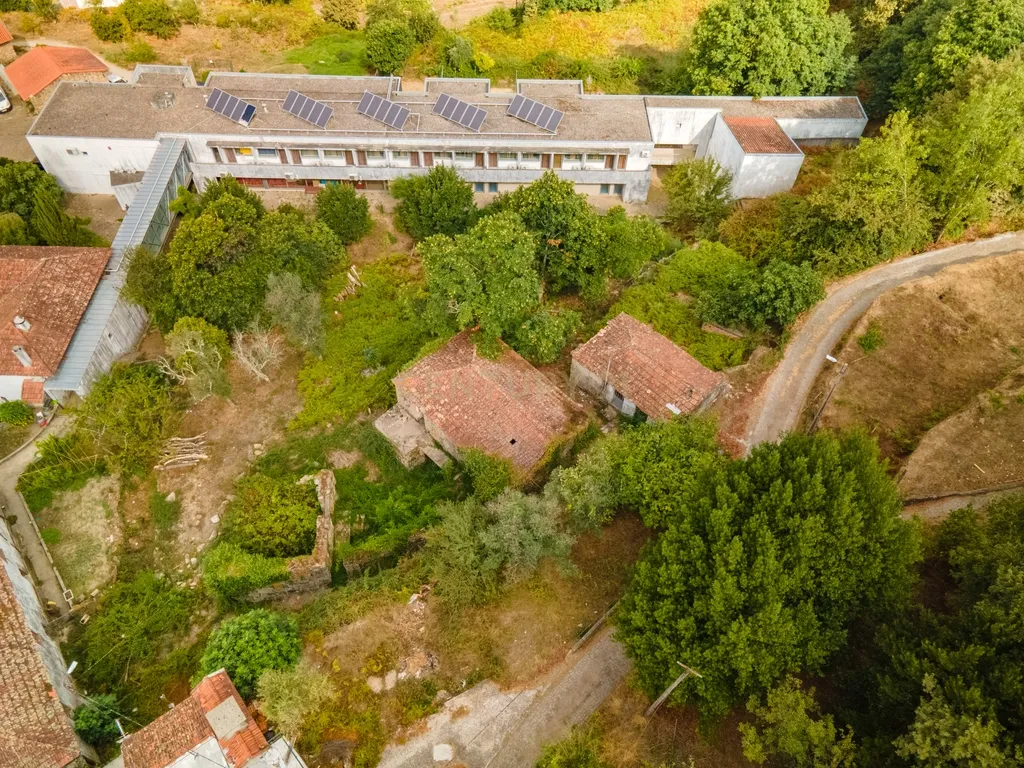 Moradias para Recuperar em S. Cristóvão de Nogueira, Cinfães - Image 3
