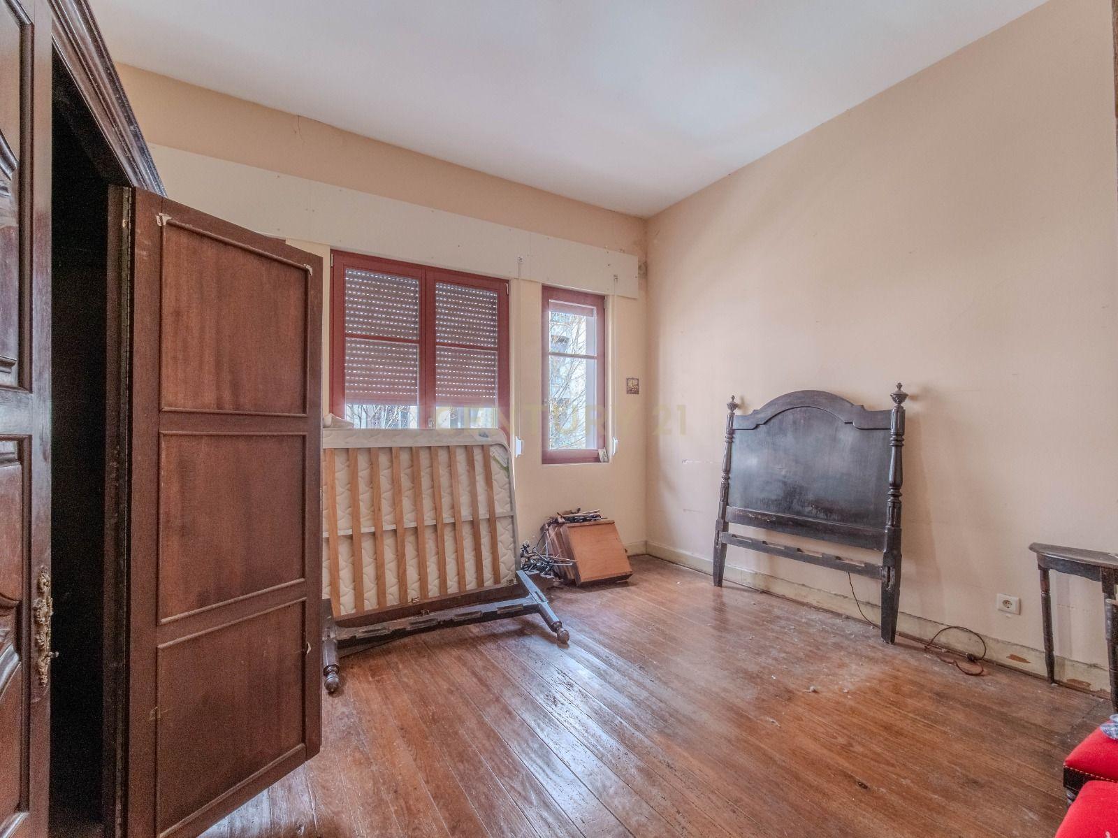 Fotografia 6 de Apartamento T3 para remodelar | Possibilidade de 2 T1 | Centro do Porto